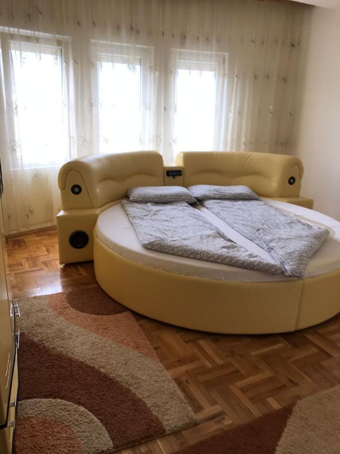 Apartment Alpi Peć Eksteriør billede